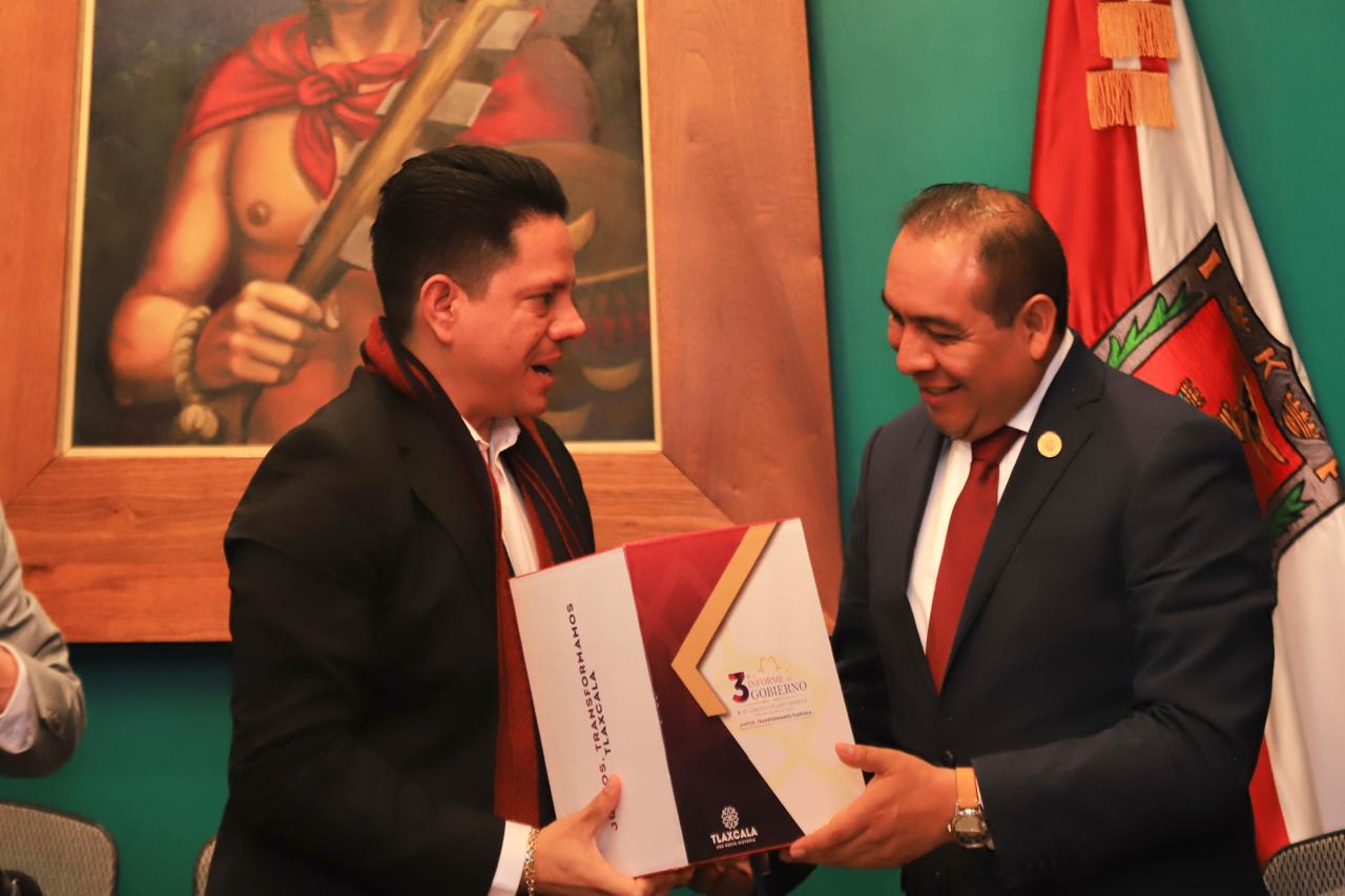 Entrega secretario de gobierno Tercer Informe de la gobernadora Lorena Cuéllar al Congreso local